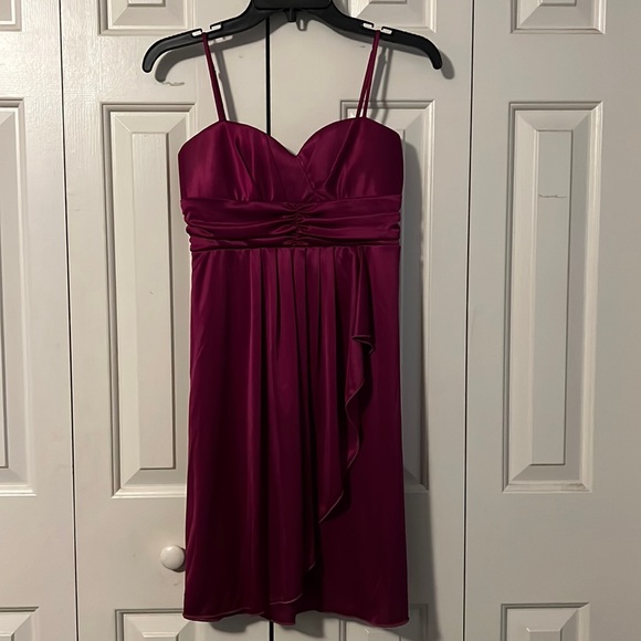 2000s Y2K Era Vintage Cocktail Dress w/ Adjustable Straps and Built-in Bra - Picture 1 of 4
